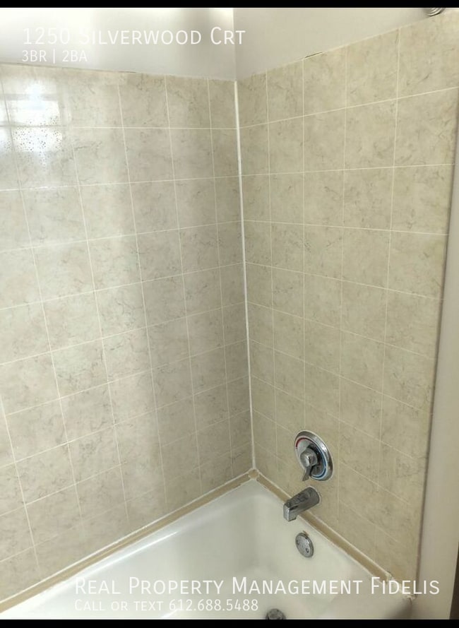 Building Photo - 1250 Silverwood Ct