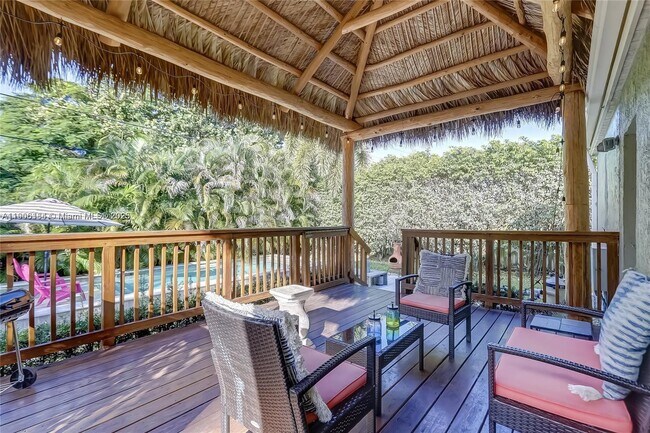 Building Photo - 1637 Cleveland St