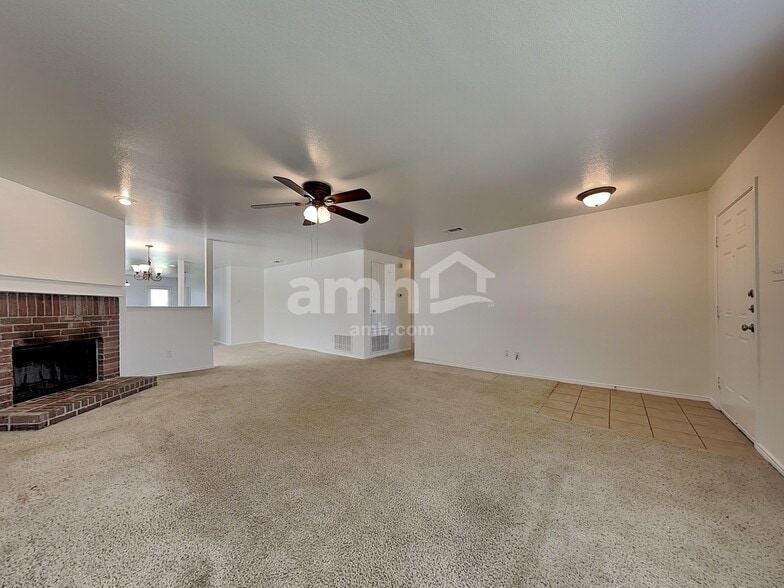 Building Photo - 63 Lantana Dr