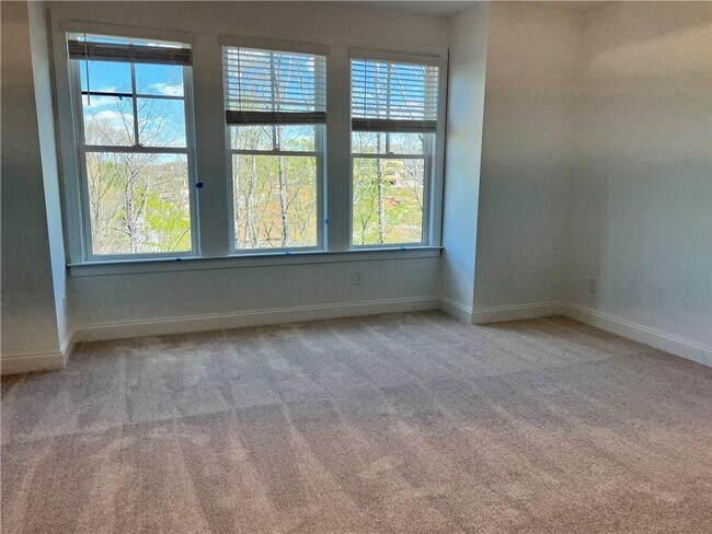 Building Photo - 6605 Beacon Dr