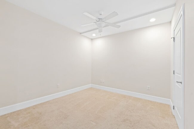 Building Photo - Stunning Studio Apartment with Spectacular Views in Downtown Raleigh