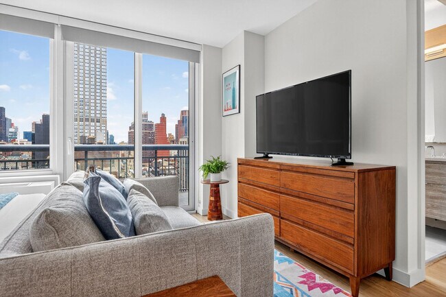 Building Photo - 68 W 37th St