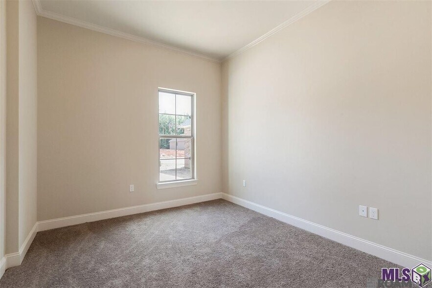 Building Photo - 10365 Grand Plaza Dr