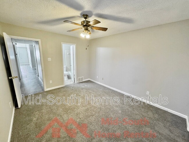 Building Photo - 5528 Ginners Dr