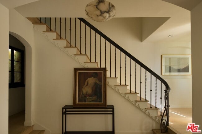 Building Photo - 1427 Kings Rd