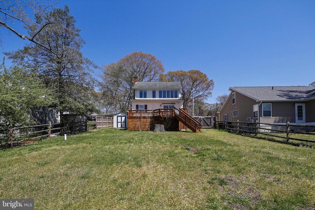 Building Photo - 8364 Country Life Rd
