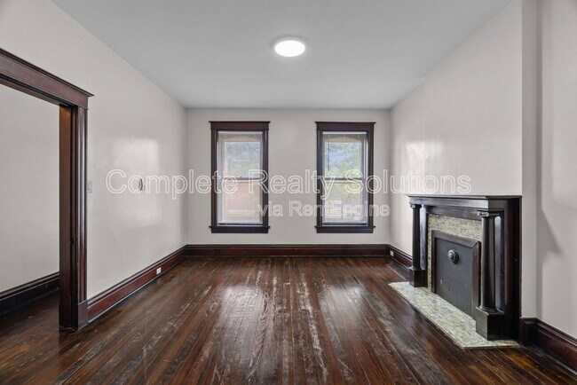 Building Photo - 2042 Russell Blvd