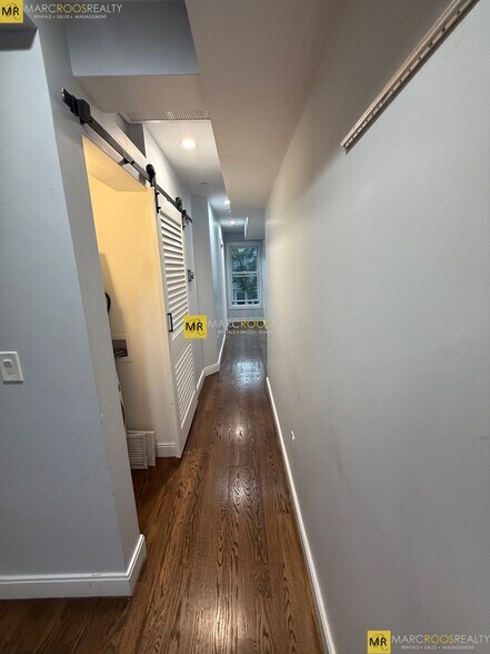 Building Photo - 174 Paris St