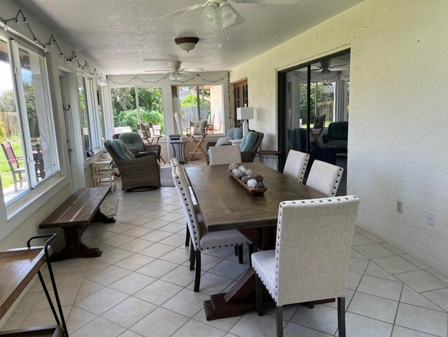 Building Photo - 410 Rio Casa Dr S