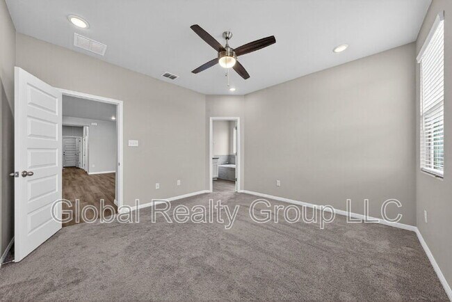 Building Photo - 13015 Red Elks Lks