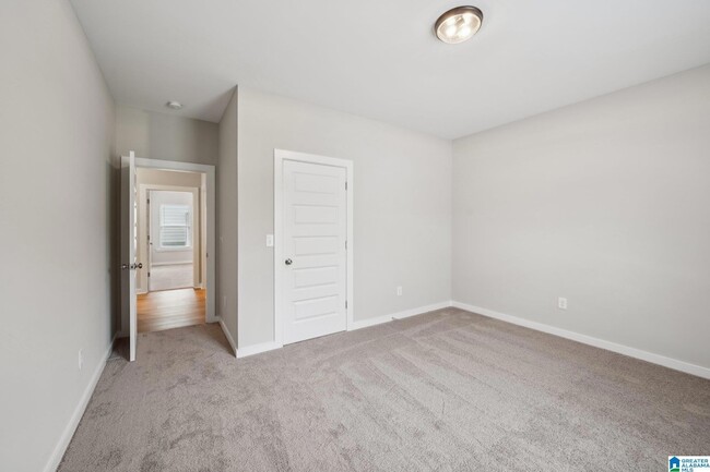 Building Photo - 615 Troubadour Ln