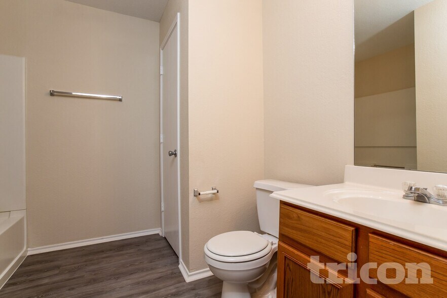 Building Photo - 8134 Chancewood Ln