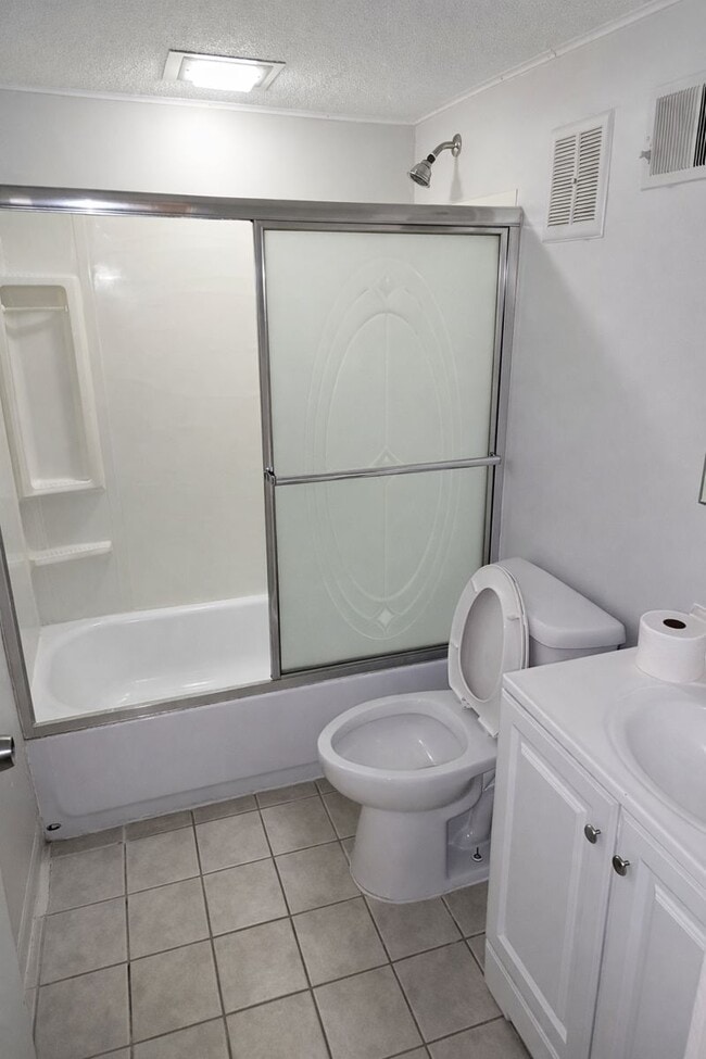 Building Photo - 426-426 W Washington Ave