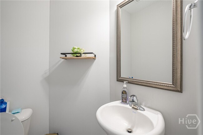 Building Photo - 150 Sessile Oak Dr