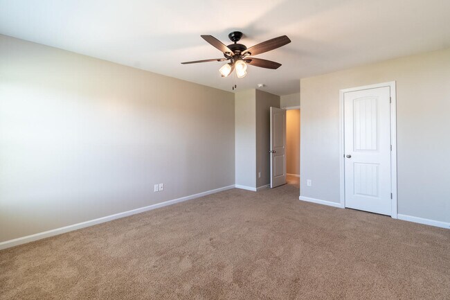 Building Photo - 3733 Moseley Dr