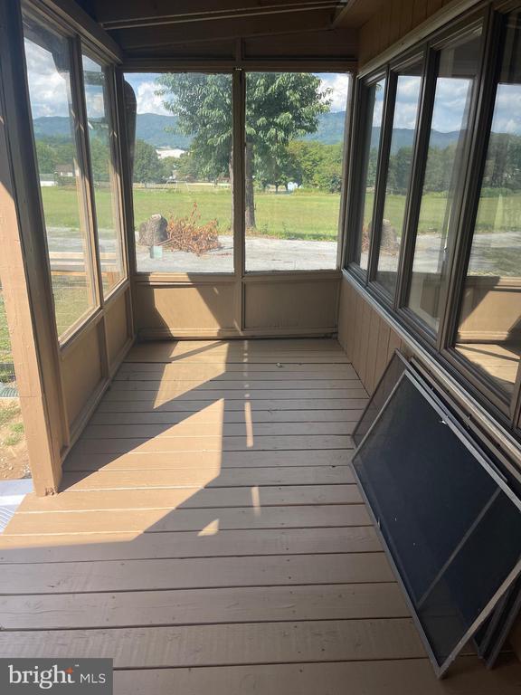 Building Photo - 104 Linden Ln