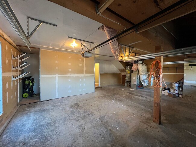Building Photo - 17400 158th Ave SE