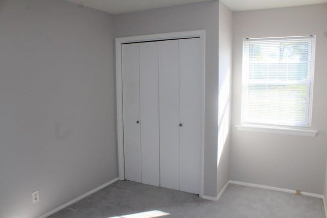 Building Photo - 2233 Shadow Valley Rd