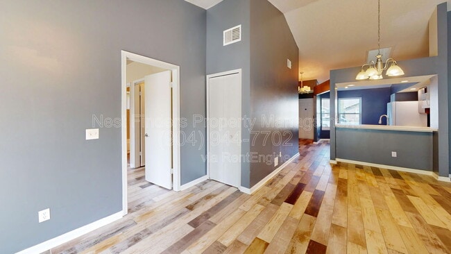 Building Photo - 2476 Spring Vale Rd