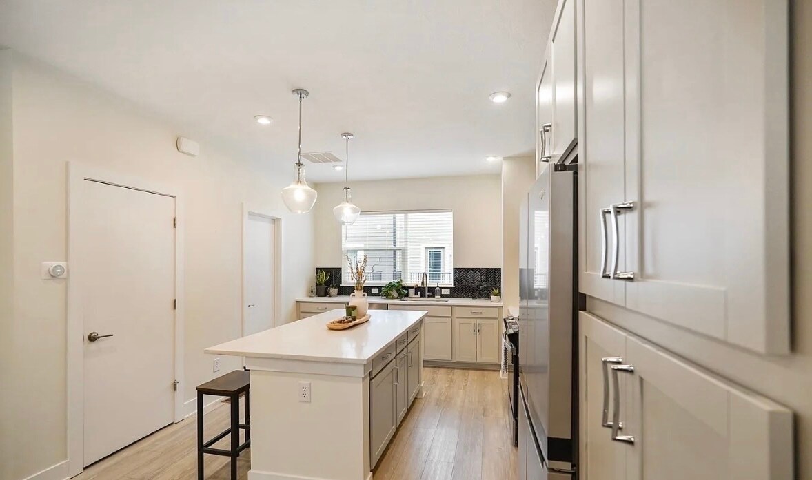 Building Photo - 2125 Coretta Way