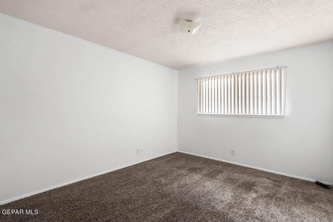 Building Photo - 3313 Cork Dr