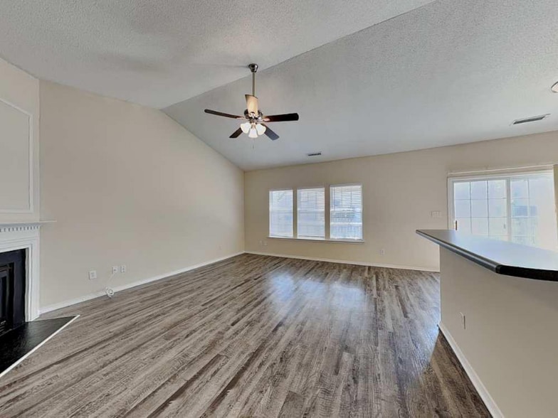 Building Photo - 5785 Alafia Ct