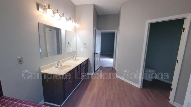 Building Photo - 80 Ridgecrest Ct