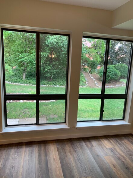 Building Photo - 152 Wintergreen Way