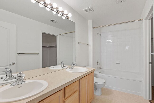 Building Photo - Students Welcome! Bright and Spacious 2-Bedroom, 2-Bath Condo in South Loveland