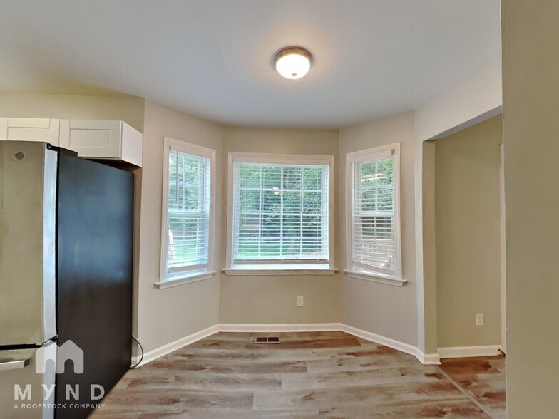 Building Photo - 4717 Sinclair Dr