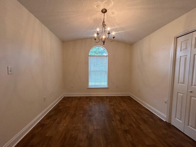 Building Photo - 3221 Twilight Dr