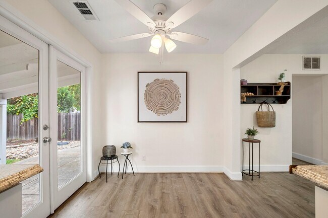 Building Photo - 2561 Pacific St