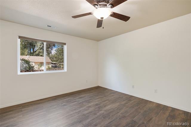 Building Photo - 4070 Creek Legend View