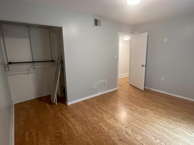 Building Photo - 802 Willard St