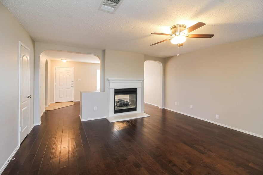 Building Photo - 705 Timber Trail