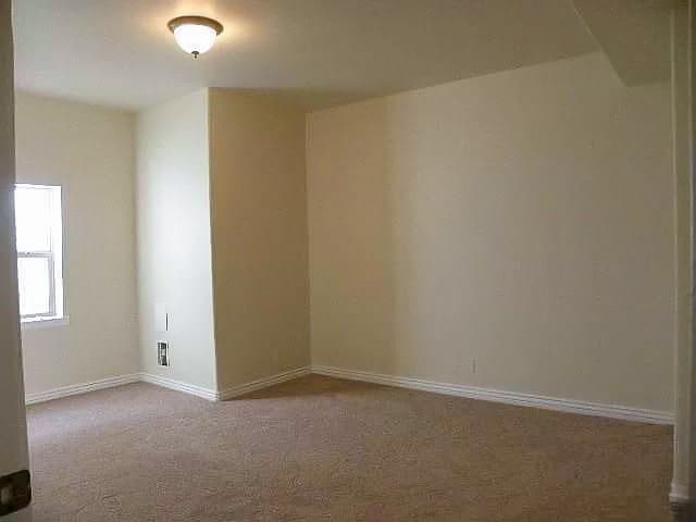 Building Photo - 1377 E 300 N