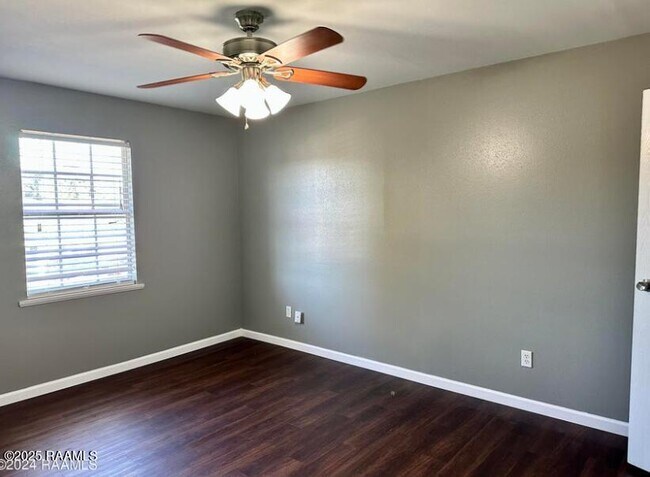 Building Photo - 200 Lodge Dr