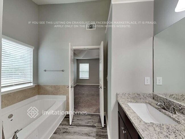 Building Photo - 2514 Plymouth Way