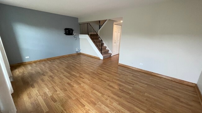 Building Photo - 1352 Oxford Cir