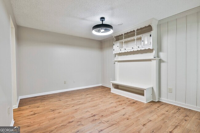 Building Photo - 36 Cobblestone Creek