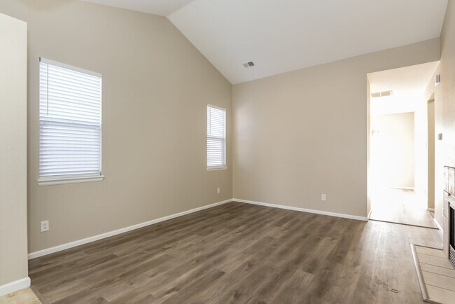 Building Photo - 6802 W Remington Pl