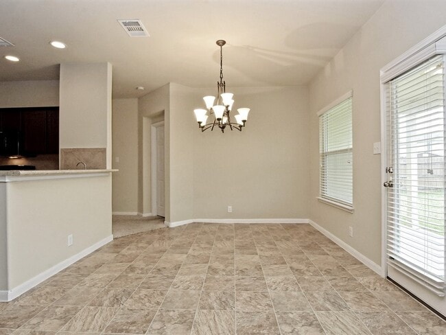 Building Photo - BEAUTIFUL 4 BEDROOMS / 2 BATH HOME IN HUNTER'S CROSSING