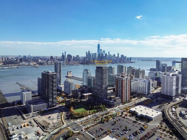 Building Photo - 75 Park Ln S