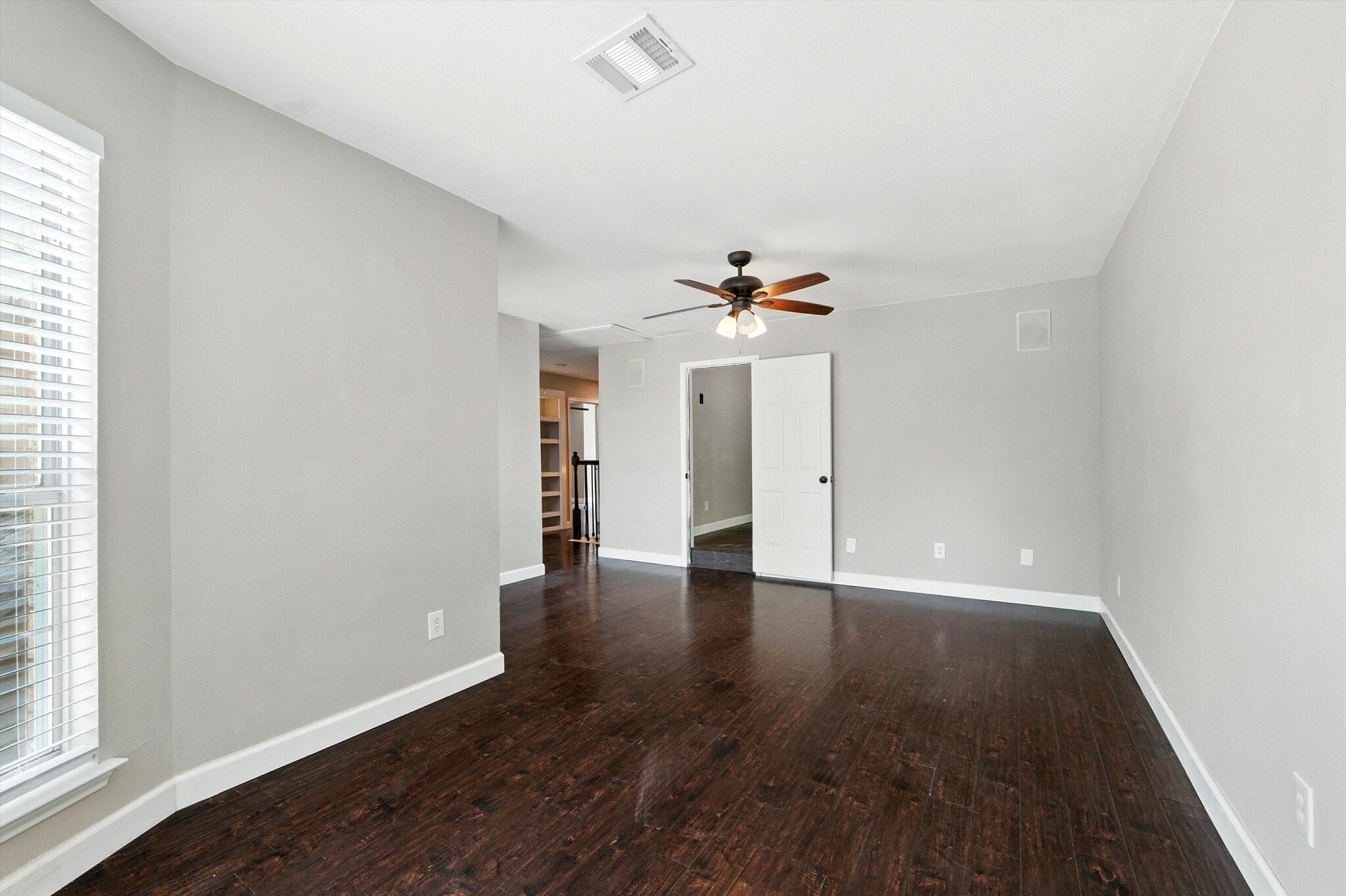 Building Photo - 9128 Cumberland Dr