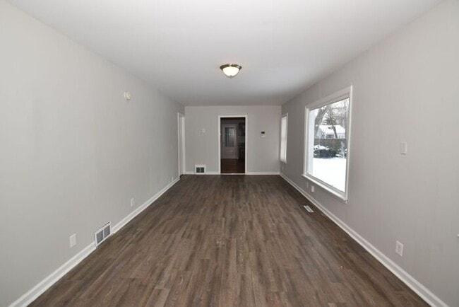 Building Photo - River Park Charming 3 bedroom Single Family Home