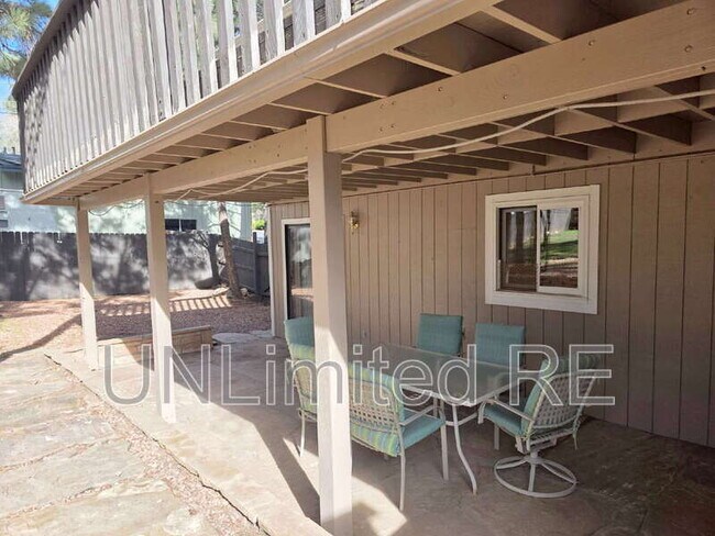 Building Photo - 2589 N Oakmont Dr