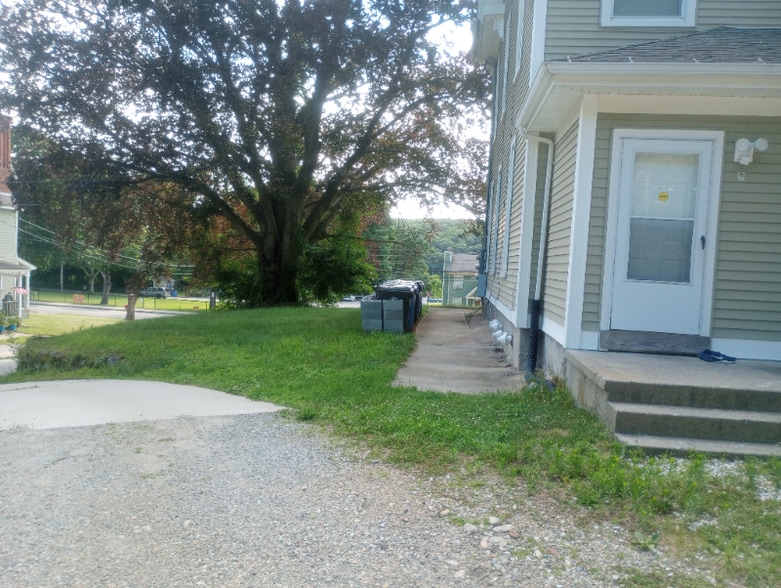 Building Photo - 138 Laurel Hill Ave