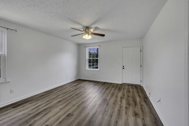 Building Photo - 200 Deerpoint Ct