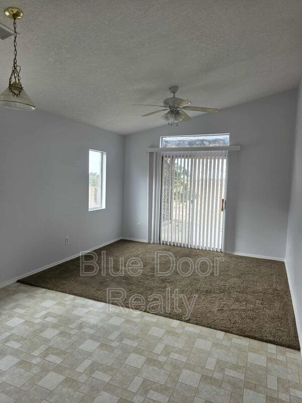 Building Photo - 6244 Vaughn Dr NE