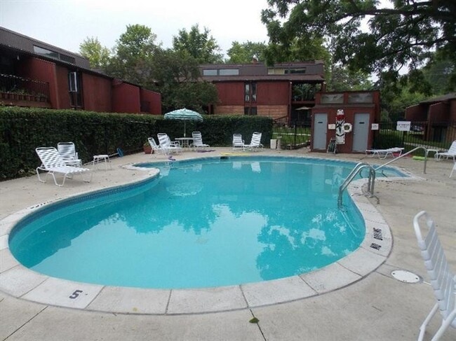 Building Photo - Two-Bedroom Condo| Parking + WiFi Included!